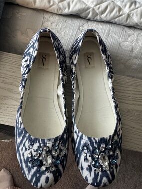 Vera Wang Navy and White Jeweled Ballet Flats